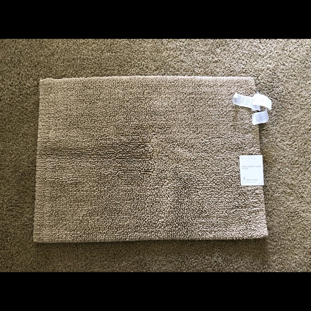 BNWT Pottery Barn Classic Bath Rug